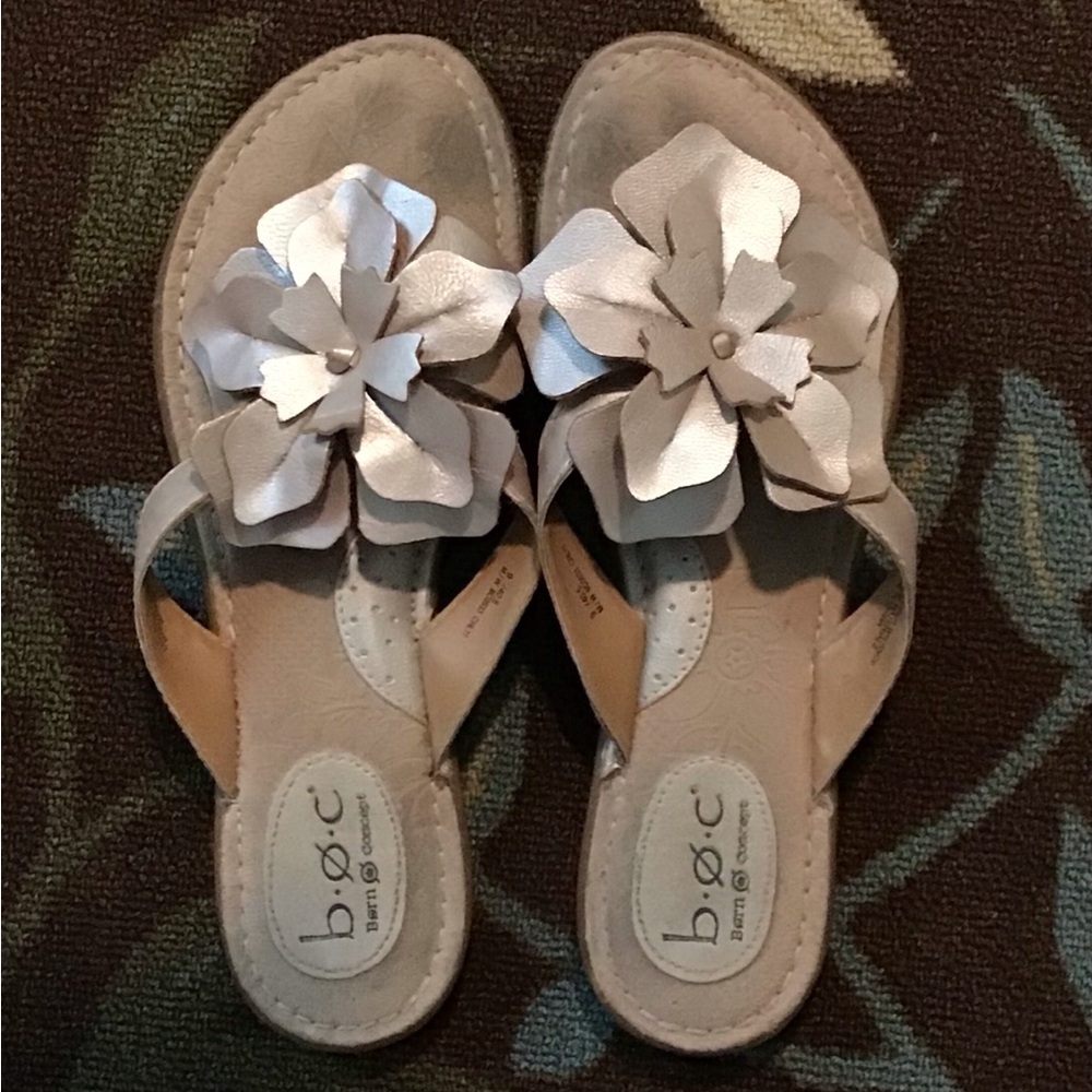 Born Beige Gold Leather Flower Flip Flop 9